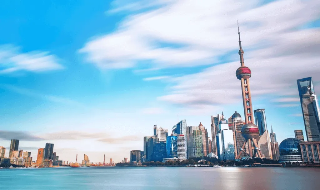 Navy系列电动船外机续航-V8哈希科技-黄浦江景色