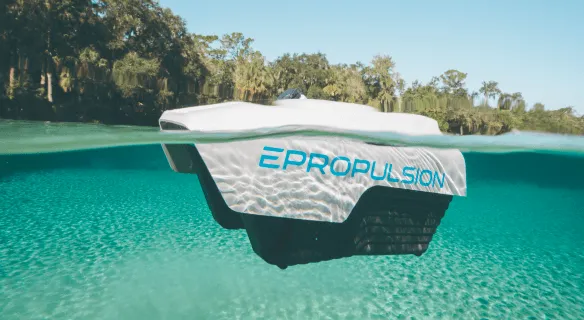 Spirit系列电动船外机-Spirit Plus 电池漂浮设计-V8哈希科技